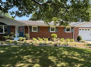7901 Red Cedar Way, Louisville, KY 40219