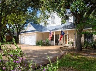112 Royal Oaks Dr, Rockport, TX 78382