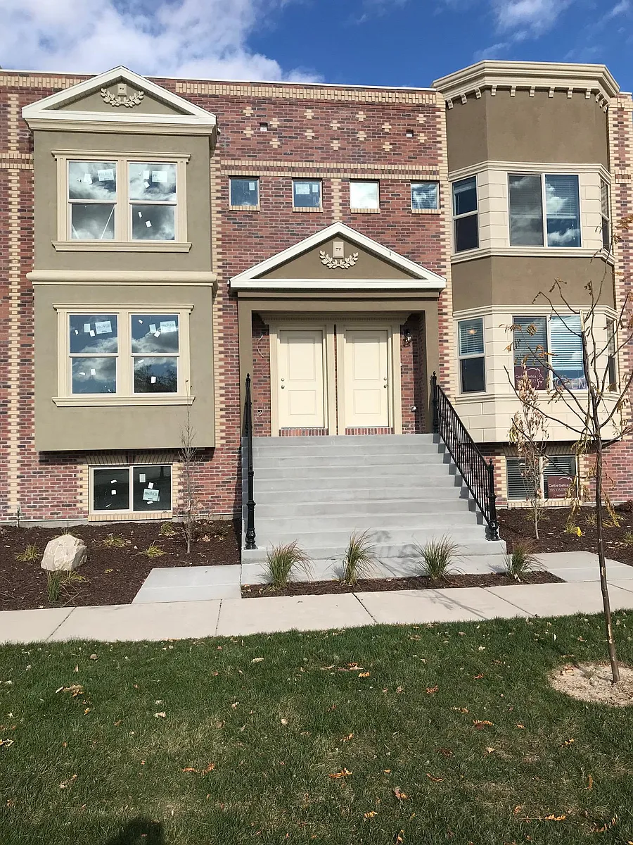 Building Photo - 369 W Park View Ln #369