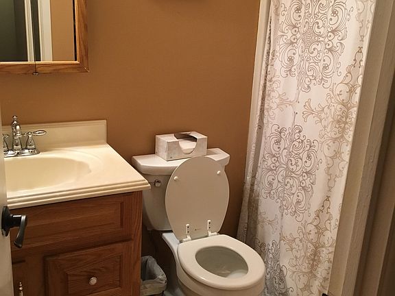 3rd image of 69 Bunnell Ct