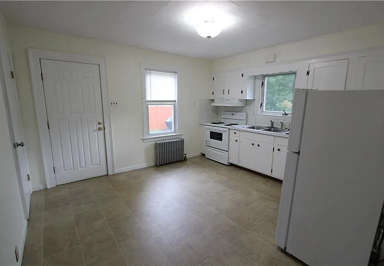 23 Saxon St — Photo 2