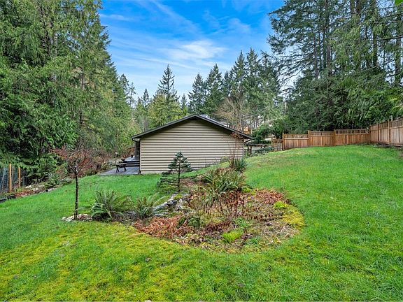 2nd image of 2392 Robertson Rd