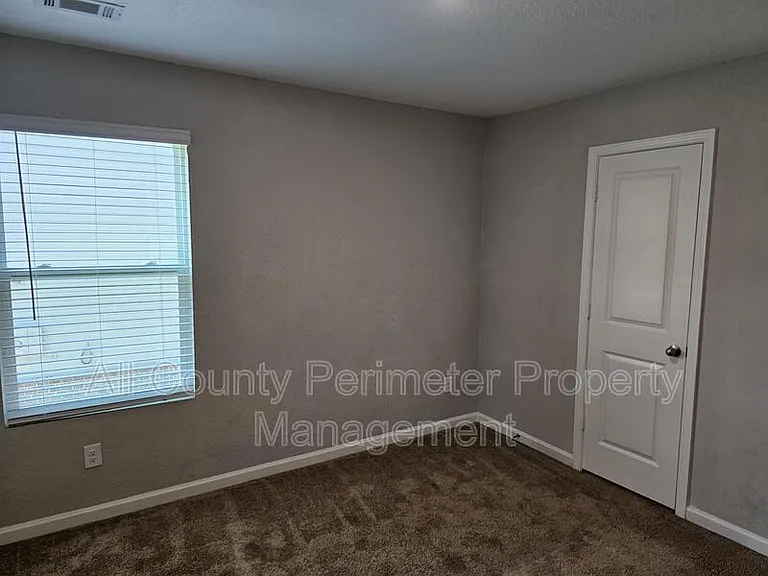303 Augusta Woods Dr — Photo 13