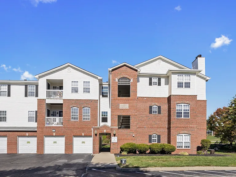 Fieldstone at Glenwood Crossing — Photo 21