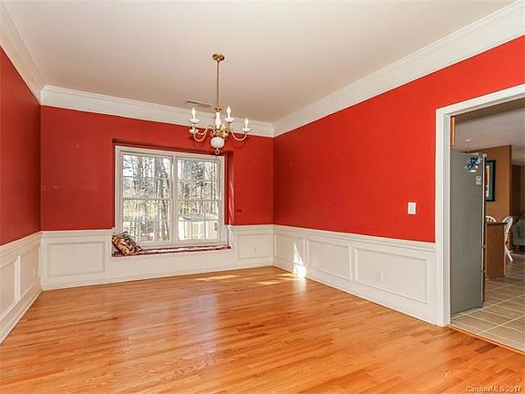 4th image of 6708 Hollow Oak Dr