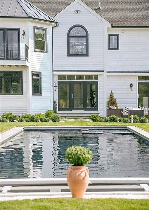 2nd image of 12 Rosebrook Rd