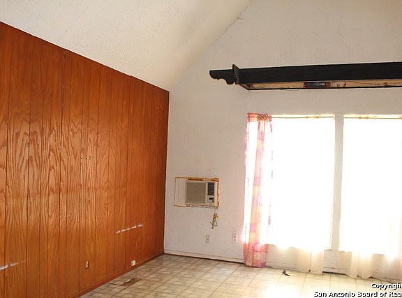 5th image of 207 Amador
