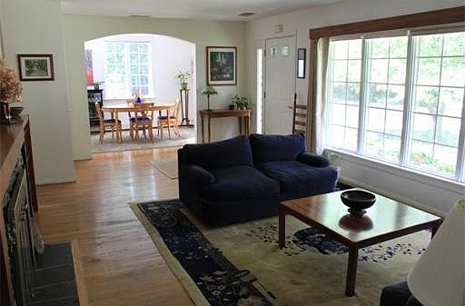 5th image of 39 Hazelwood Ave