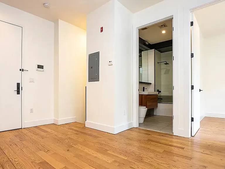 1499 Jefferson Ave #1F — Photo 10