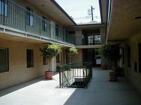 2nd image of 436 E Magnolia Blvd APT 104