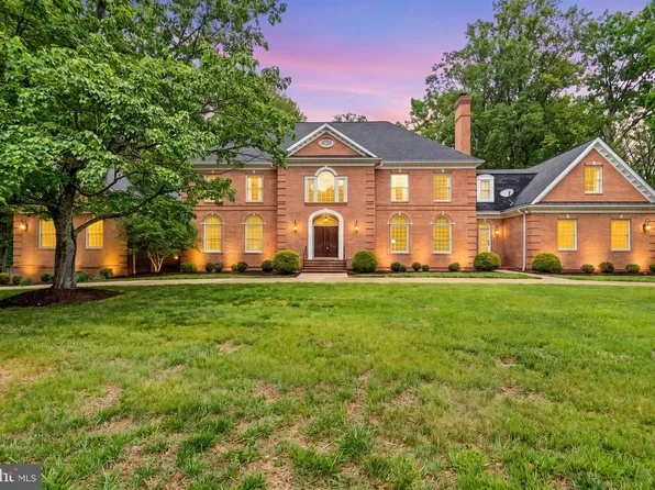 11102 Prince Edward Ct, Oakton, VA 22124