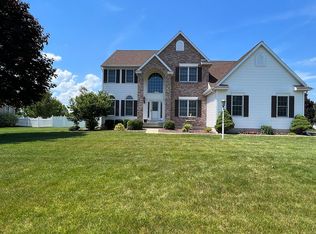 48 Maria Dr, Loudonville, NY 12211