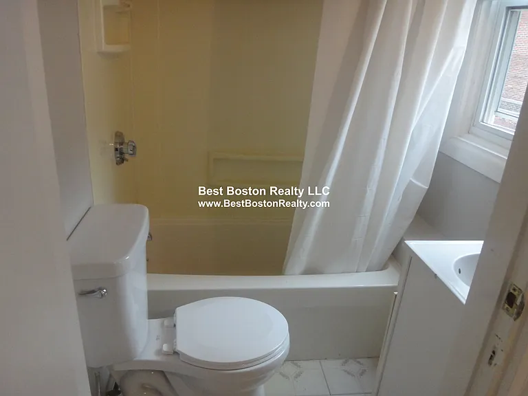 20 John F Kennedy St #7 — Photo 14