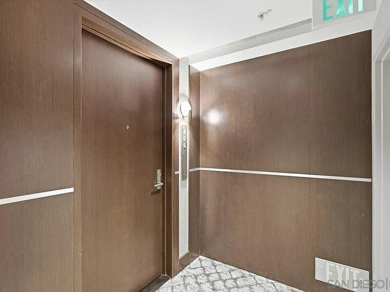 1325 Pacific Hwy #805 — Photo 37