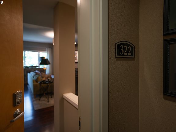 5th image of 400 W 8th St Unit 322