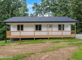 382 Davenport Rd, La Follette, TN 37766
