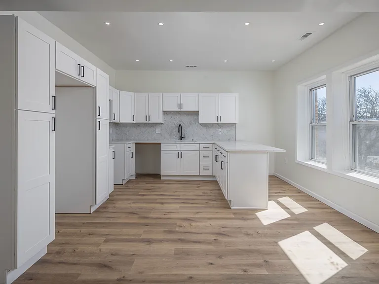 3250 Lorain Ave — Photo 4
