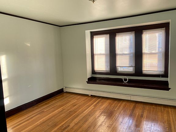 5th image of 132 Elmwood Ave