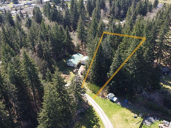 3rd image of 746 Trillium Avenue