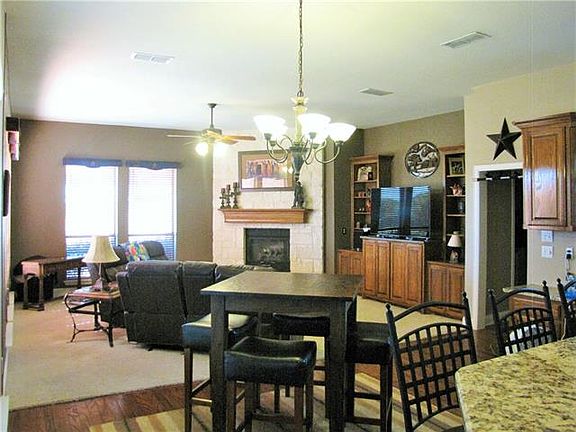 4th image of 3808 Bay Ct