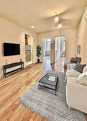 2nd image of 449 W 44th St APT 3L