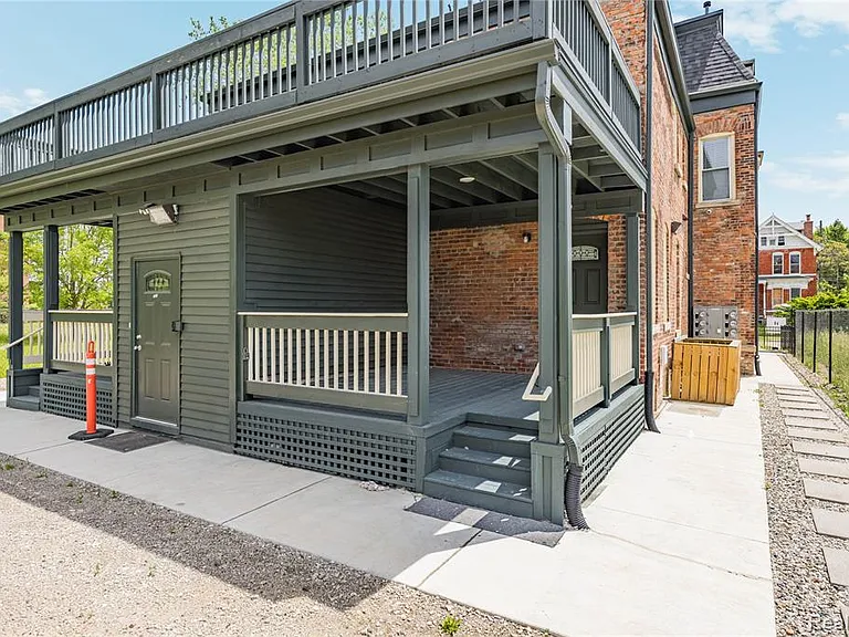 269 Watson St #102 — Photo 27