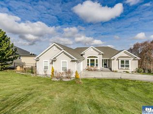 154 Le Roux Rd, Sequim, WA 98382