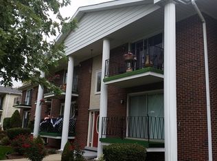 6045 103rd St APT 2C, Chicago Ridge, IL 60415