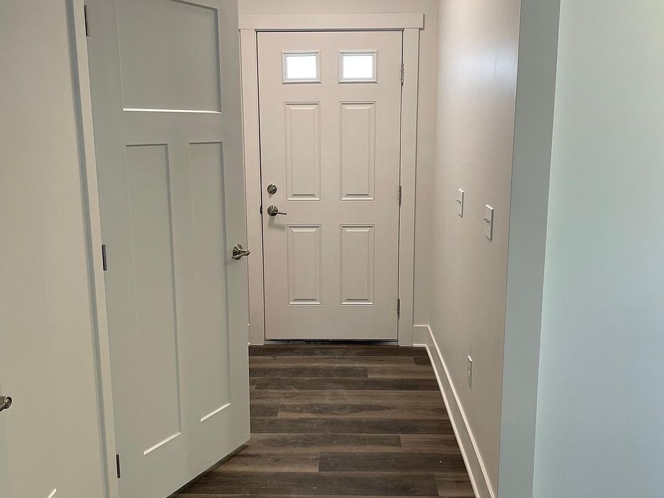 FRONT DOOR LEADING TO MAIN LIVING AREA