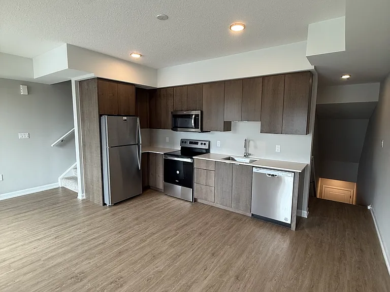 708 Woolwich St #105 — Photo 3