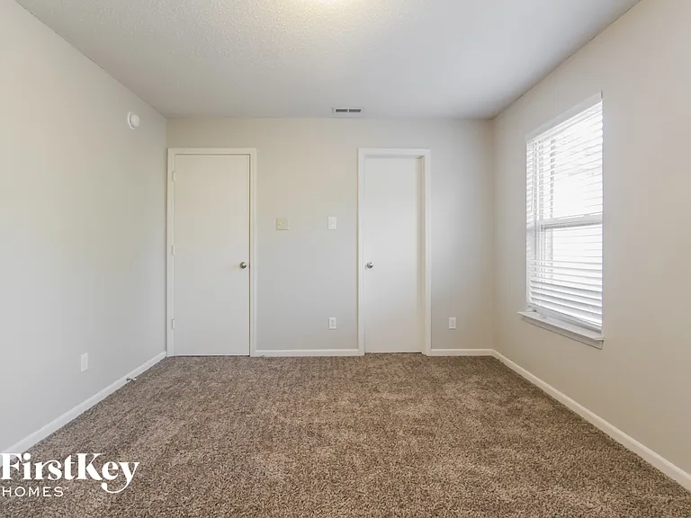 2310 Amberleigh Dr — Photo 11
