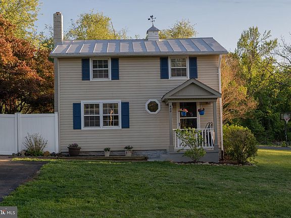 2nd image of 430 Pine Grove Rd