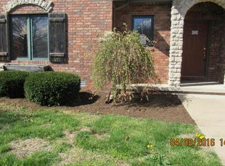 1067 W Red Oak St, Springfield, MO 65803