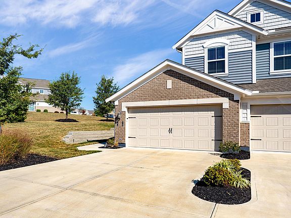 2nd image of 16 Pebble Brook Pl