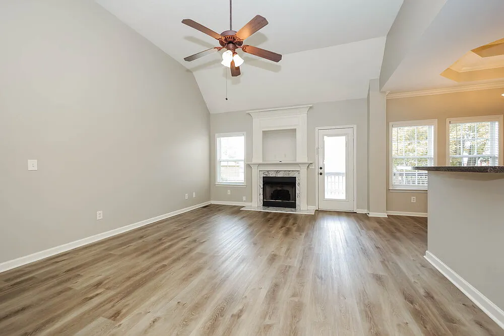3 bed, 2.0 bath, 1850 sqft, $2,185 — Photo 4