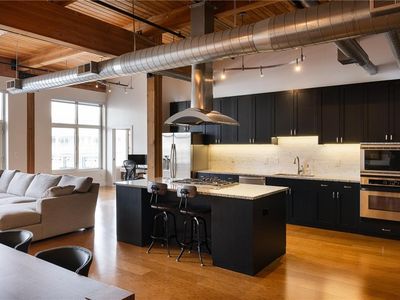 210 W 5th St APT 203, Kansas City, MO, 64105