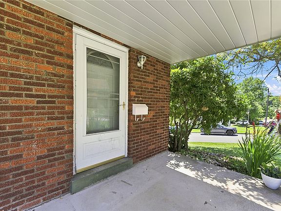 4th image of 86 Glenview Ave