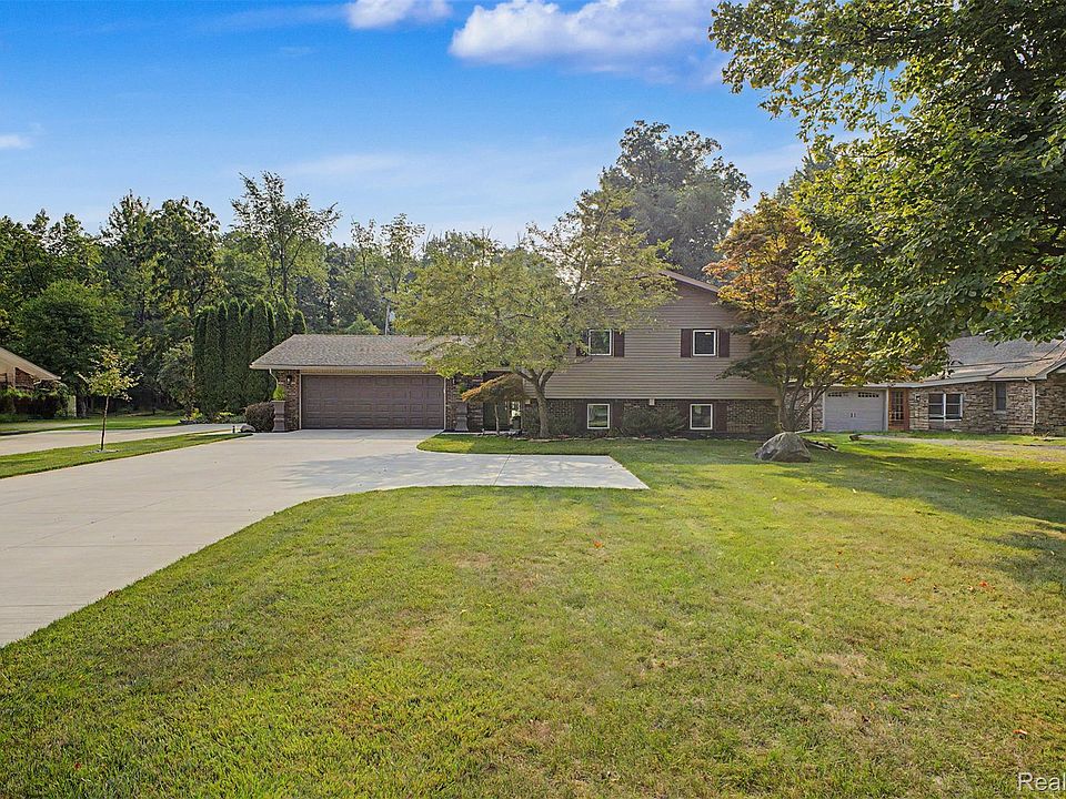 1st image of 21055 Parke Ln