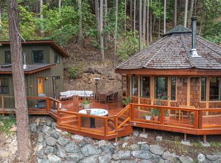 300 Pleasure Horse Rd, Eastsound, WA 98245