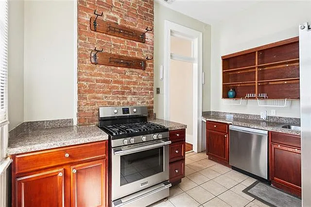4518 Laurel St — Photo 7