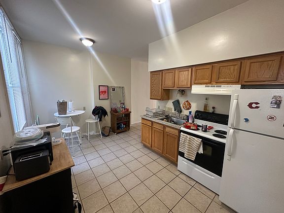 2nd image of 2812 Jefferson Ave APT 4