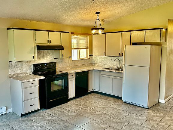2nd image of 2628 E Sinto Ave #2