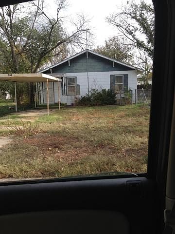 2nd image of 812 W 9th St