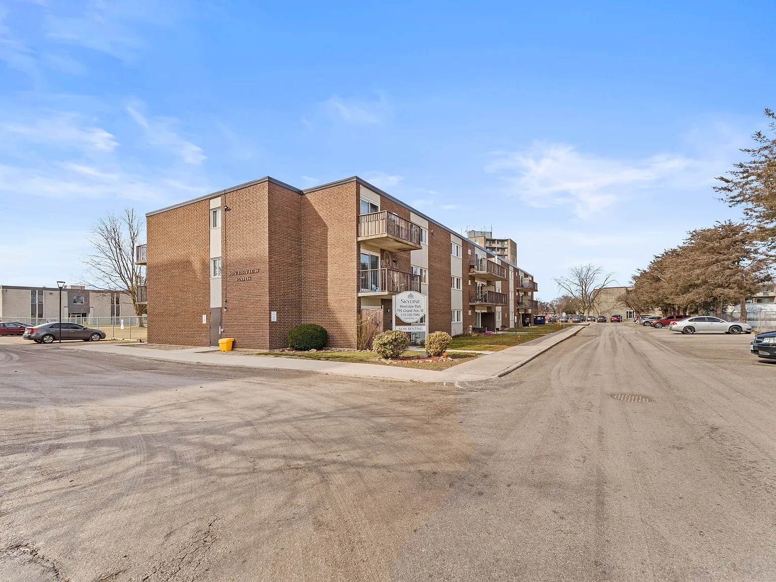 Riverview Park Apartments — Photo 2