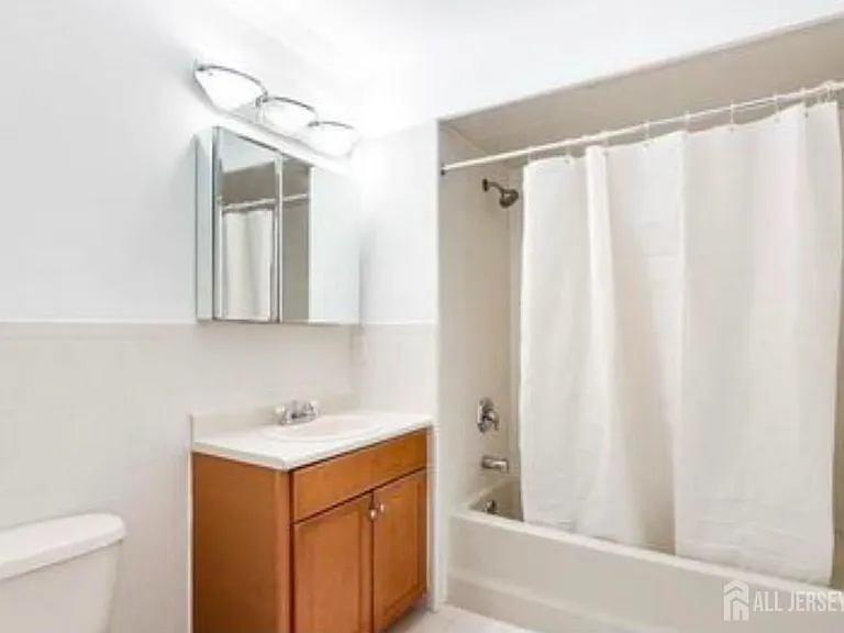 106 Chariot Ct — Photo 10