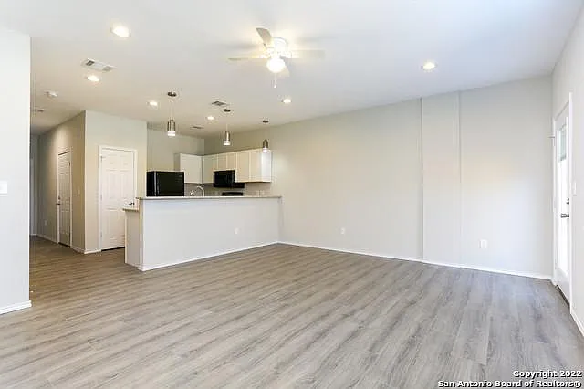 7103 Georgeann Dr — Photo 2