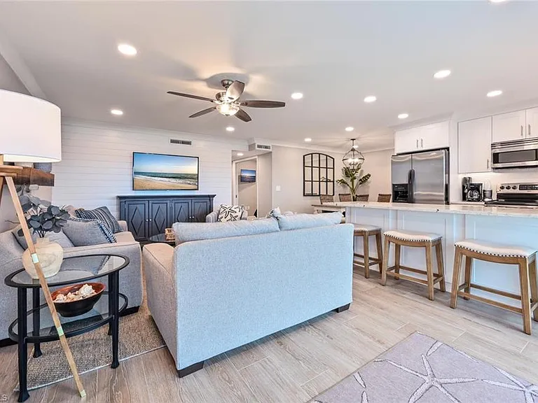3200 Gulf Shore Blvd N #308 — Photo 14
