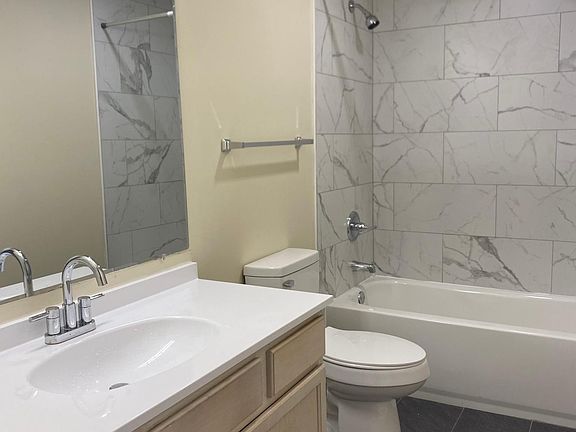 2nd image of 754 Woodbriar Trl Unit 7