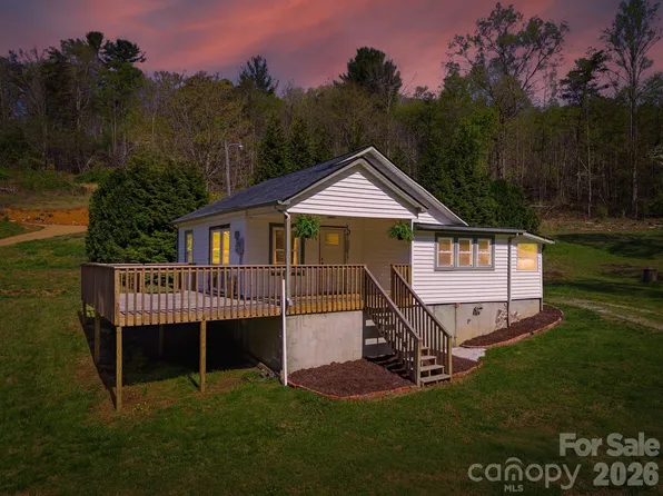 1127 Barneys Pl, Lenoir, NC 28645