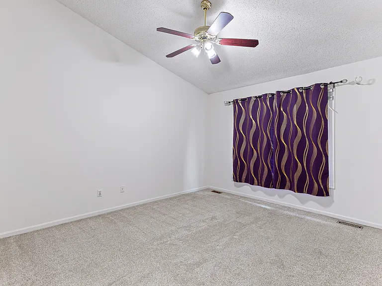 42137 Trent Dr — Photo 12